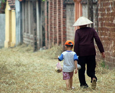 Các bà cứ làm bà tiên, Thiên lôi để đó cho con