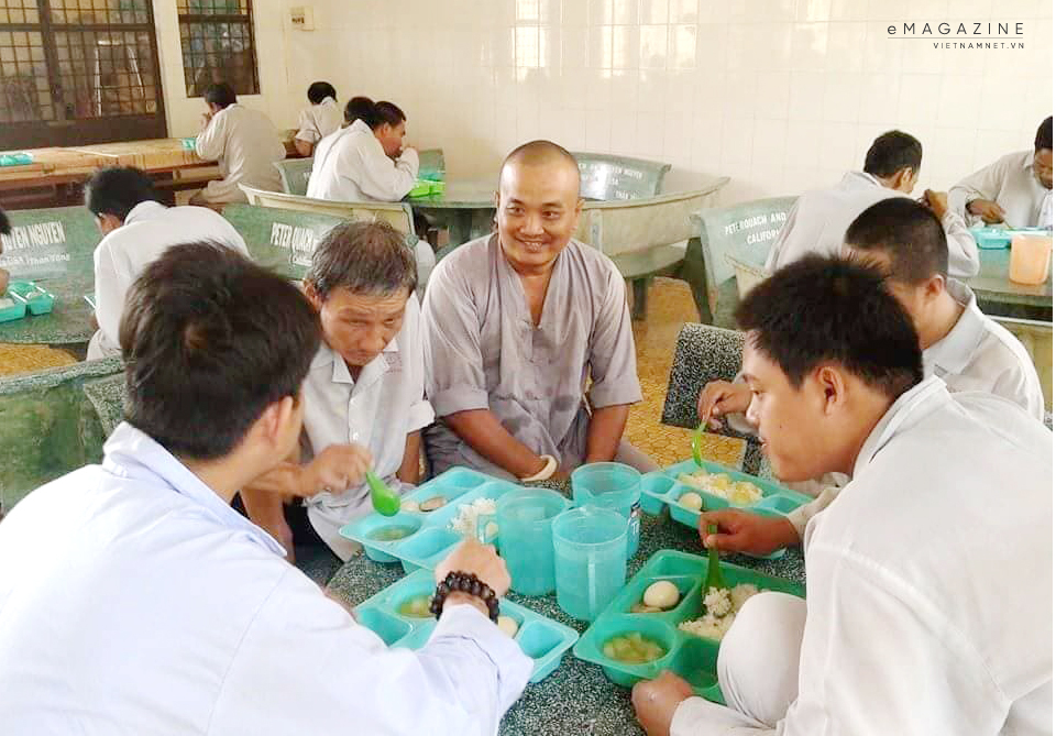 Tấm lòng 'hoa sen' của Cường 'béo', người đàn ông dành cả đời làm từ thiện