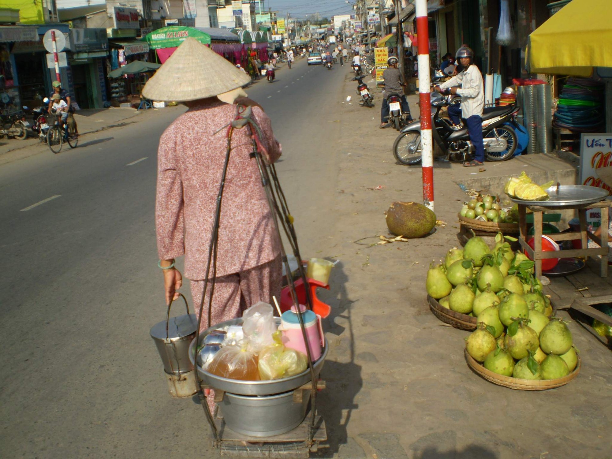 Quặn lòng nhớ gánh hàng rong của mẹ - Báo Người lao động