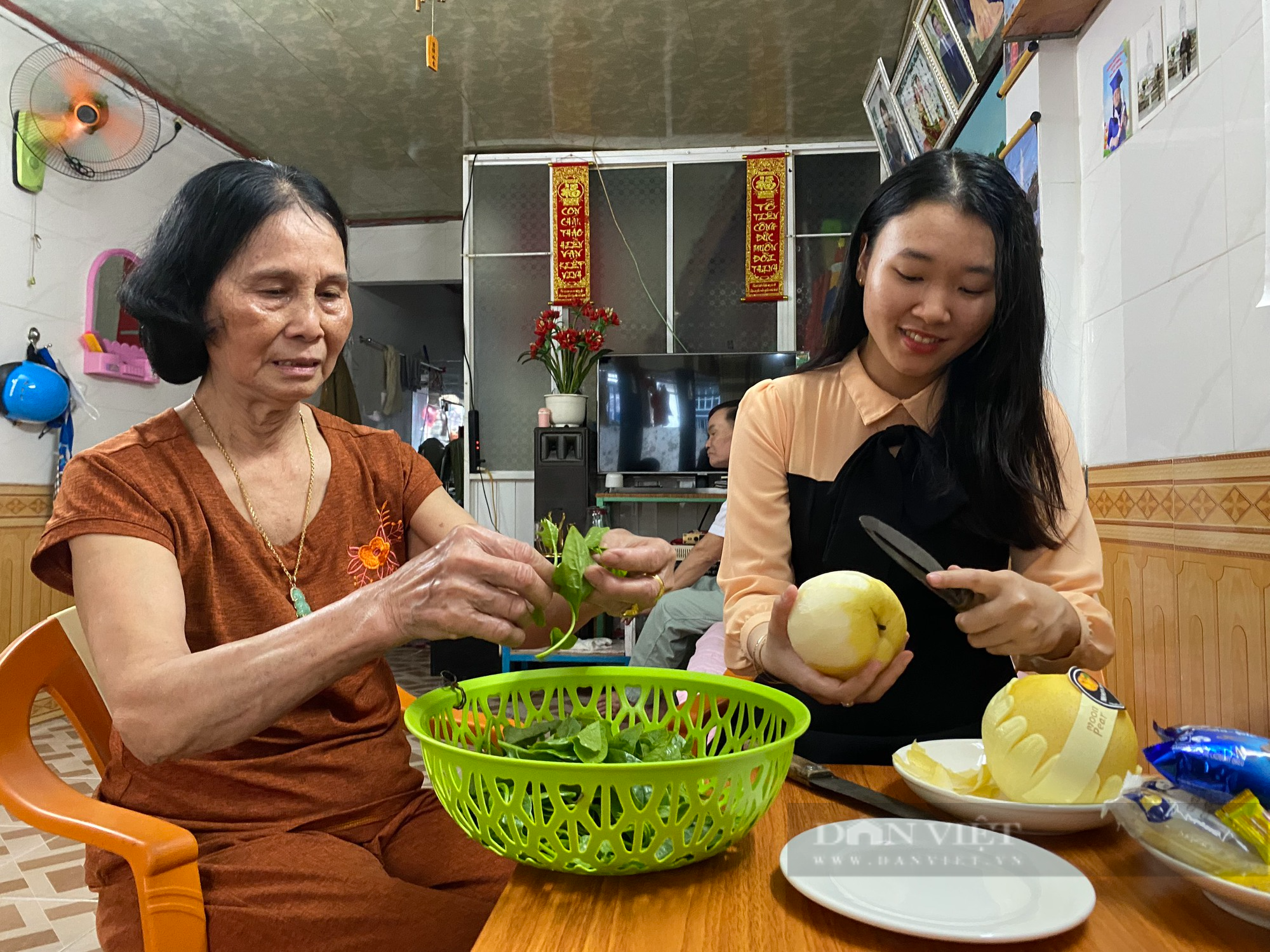 Cô gái gác bằng Đại học, tình nguyện lên đường nhập ngũ - Ảnh 3.