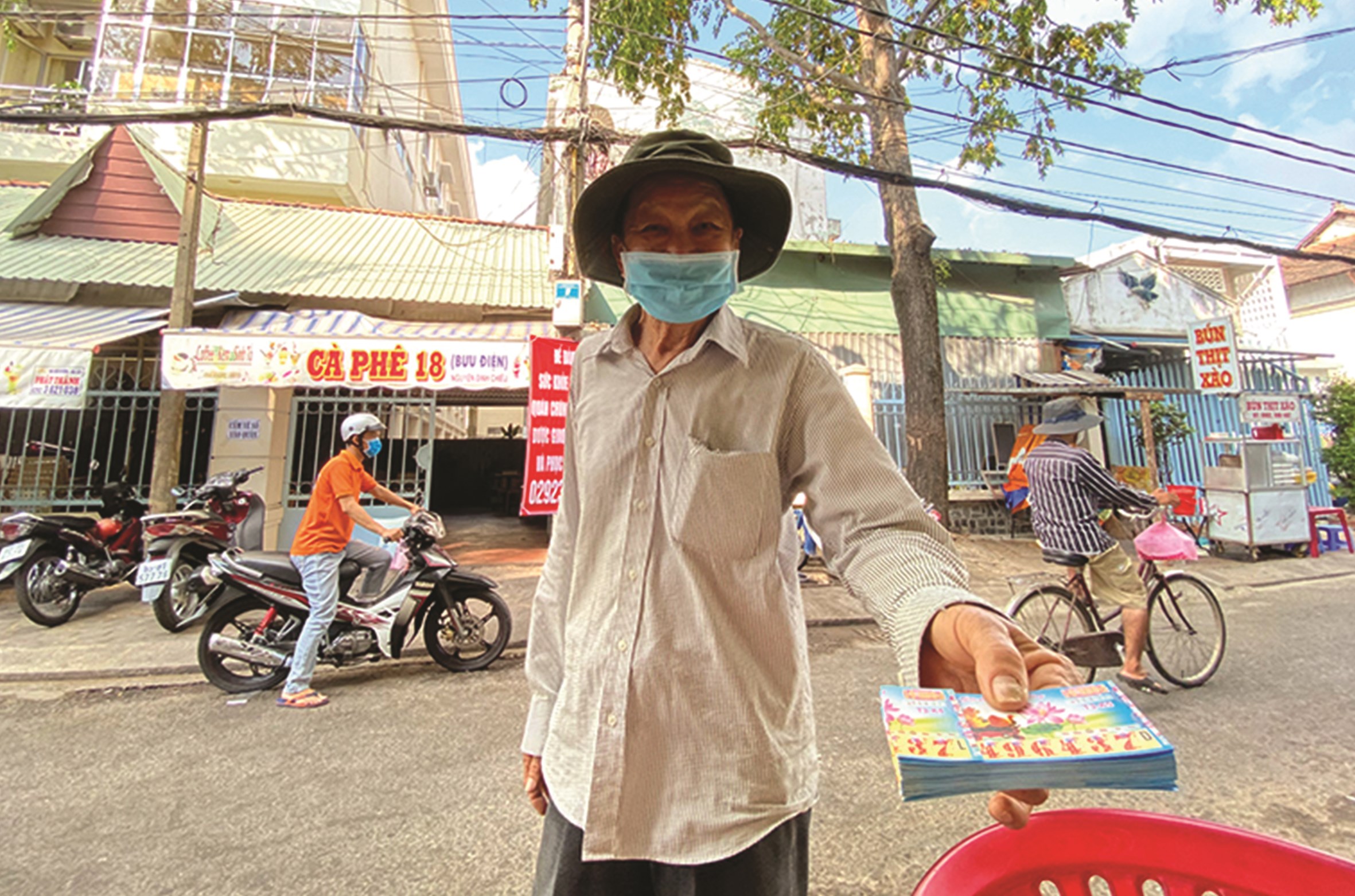 Hỗ trợ người bán vé số: Để không ai bị bỏ lại phía sau | Báo Dân tộc và Phát triển