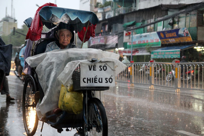 Vé số ích nước lợi nhà" hay chỉ làm giàu cho "sếp"? - Tuổi Trẻ Online