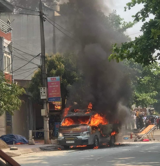 vu xe cap cuu bi chay rui o dien bien thai phu moi sinh duoc 25 ngay bi bong nang dspl 6