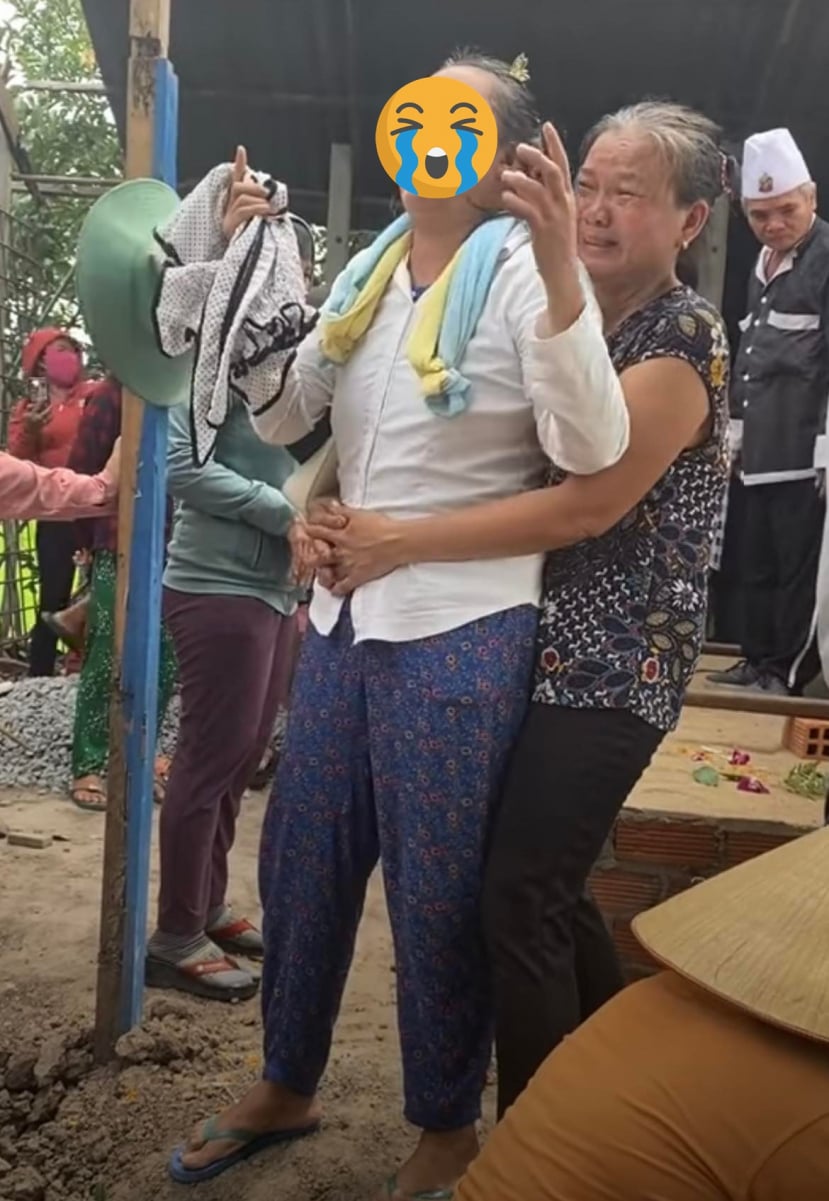 Người mẹ gào khóc, tay cầm chiếc váy mới mua chưa kịp mặc của cô con gái vừa mất trước đám hỏi 1 ngày - ảnh 2