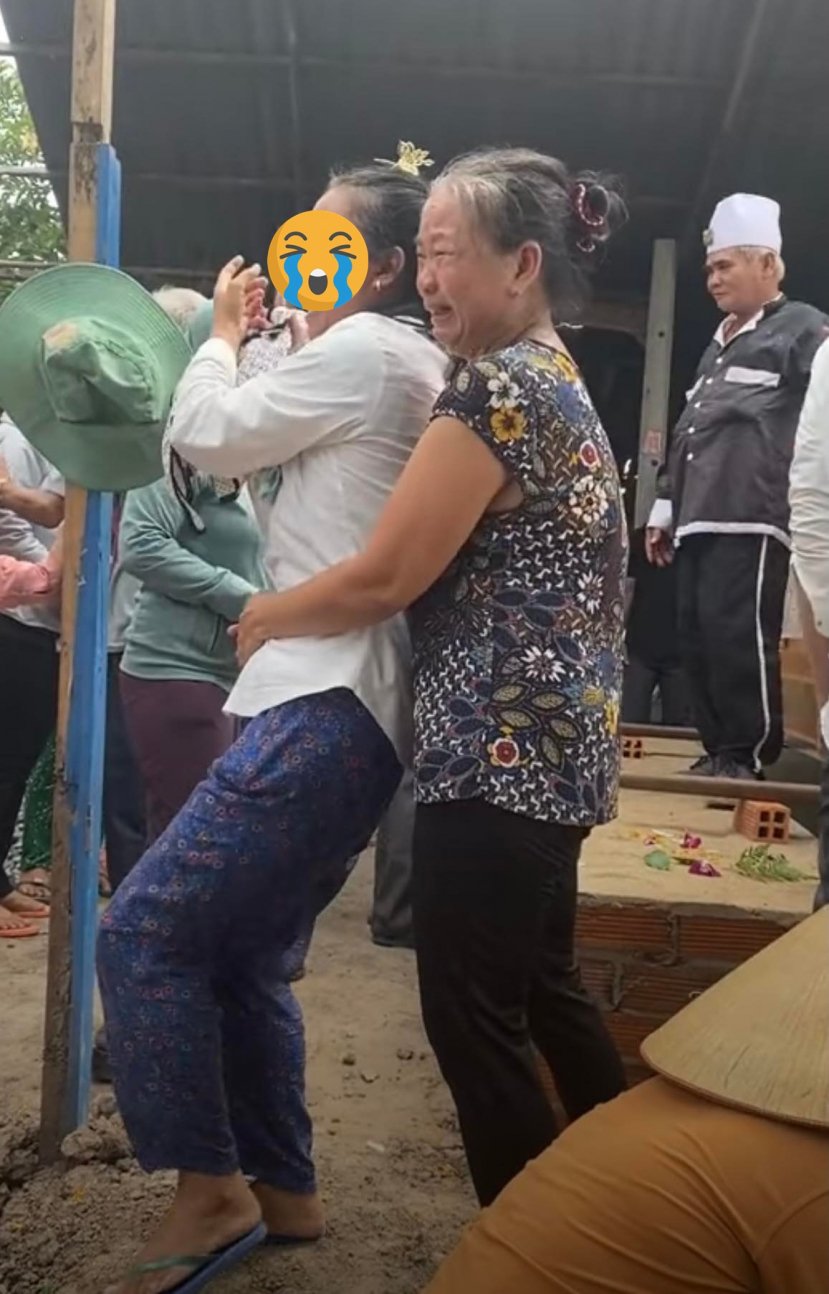 Người mẹ gào khóc, tay cầm chiếc váy mới mua chưa kịp mặc của cô con gái vừa mất trước đám hỏi 1 ngày - ảnh 3