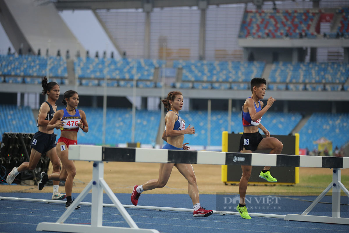 Nguyễn Thị Oanh chia sẻ về tấm HCV lịch sử ở môn điền kinh SEA Games 32 - Ảnh 1.