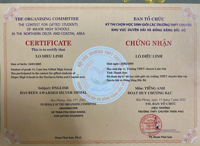 Học từ 3 giờ sáng, nữ sinh dân tộc Thái vỡ òa khi nhận giải Nhì quốc gia môn tiếng Anh - Ảnh 2.