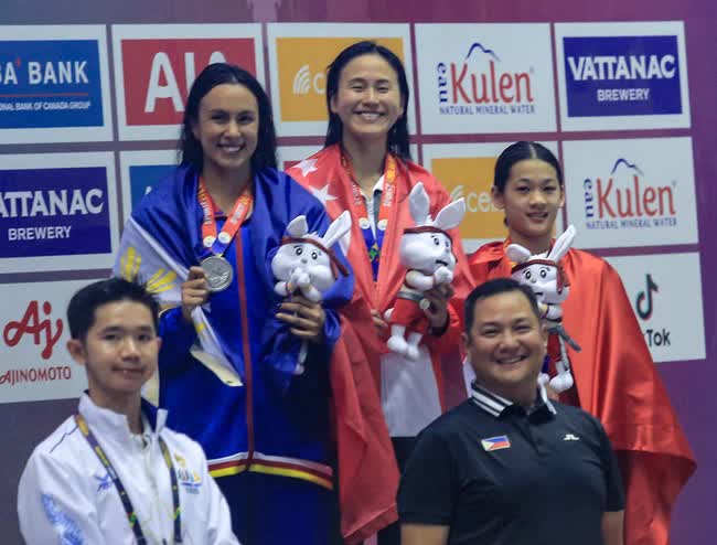  Thần đồng 14 tuổi tuyển bơi từng phá kỷ lục của Ánh Viên, lần đầu dự SEA Games đã ẵm ngay huy chương  - Ảnh 2.